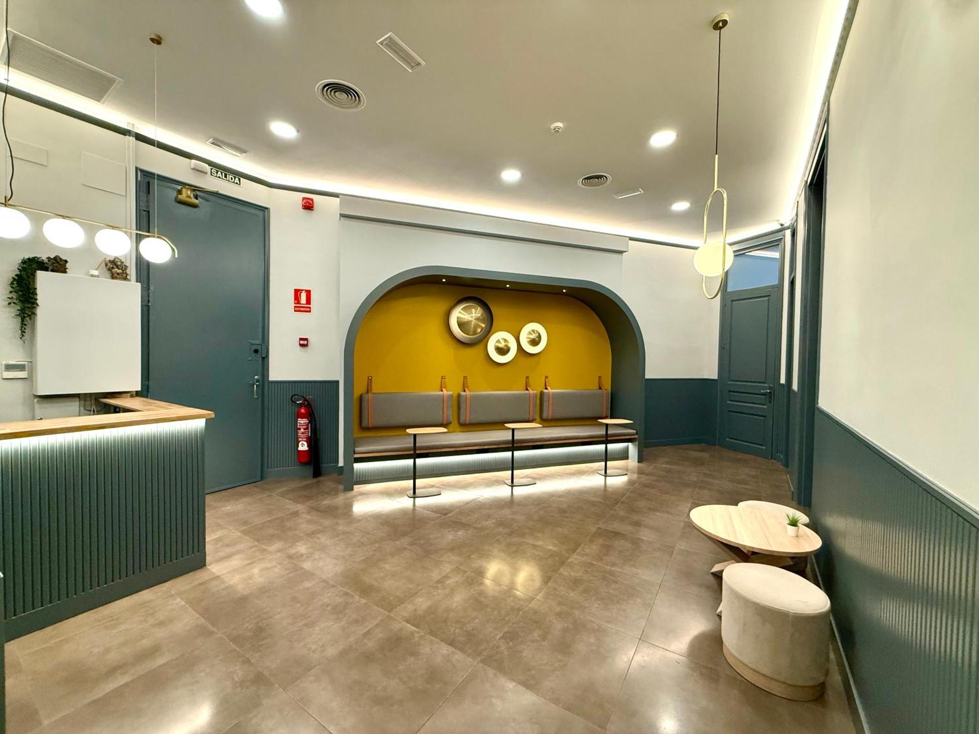 Hip Karma Hostel Barcelona Exteriör bild