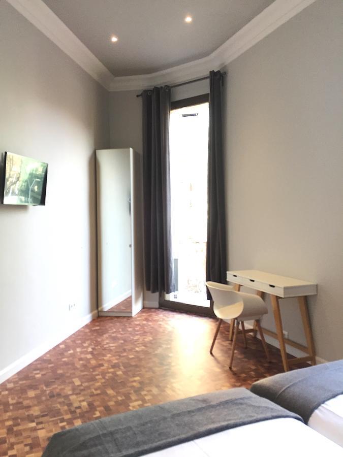 Hip Karma Hostel Barcelona Exteriör bild