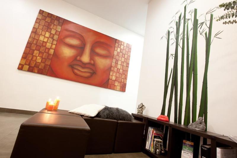 Hip Karma Hostel Barcelona Exteriör bild